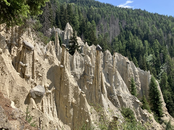 Pyramides